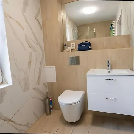 Apartment 4b Neu Renoviert 3 Zi Whg 5 Betten 50,27 Qm *