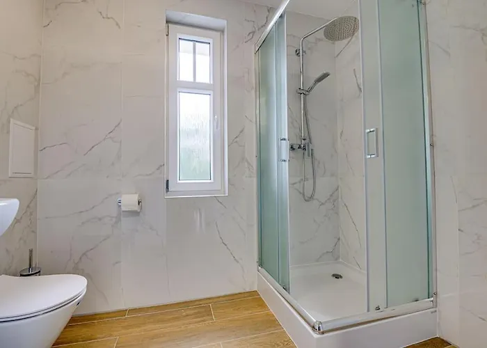 4b Neu Renoviert 3 Zi Whg 5 Betten 50,27 Qm شفيدت