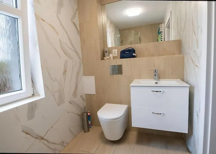 شقة 4b Neu Renoviert 3 Zi Whg 5 Betten 50,27 Qm *