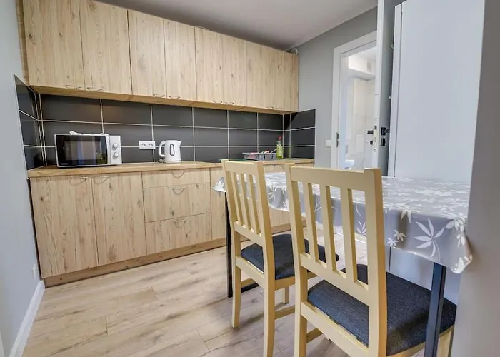 شقة 4b Neu Renoviert 3 Zi Whg 5 Betten 50,27 Qm